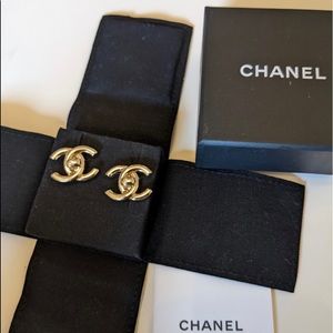 CHANEL turnlock gold earrings from the 21P collection. Comes with box.